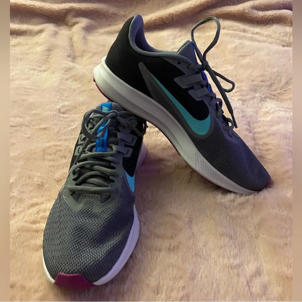 Women’s Nike Downshifter size 11 cool gray